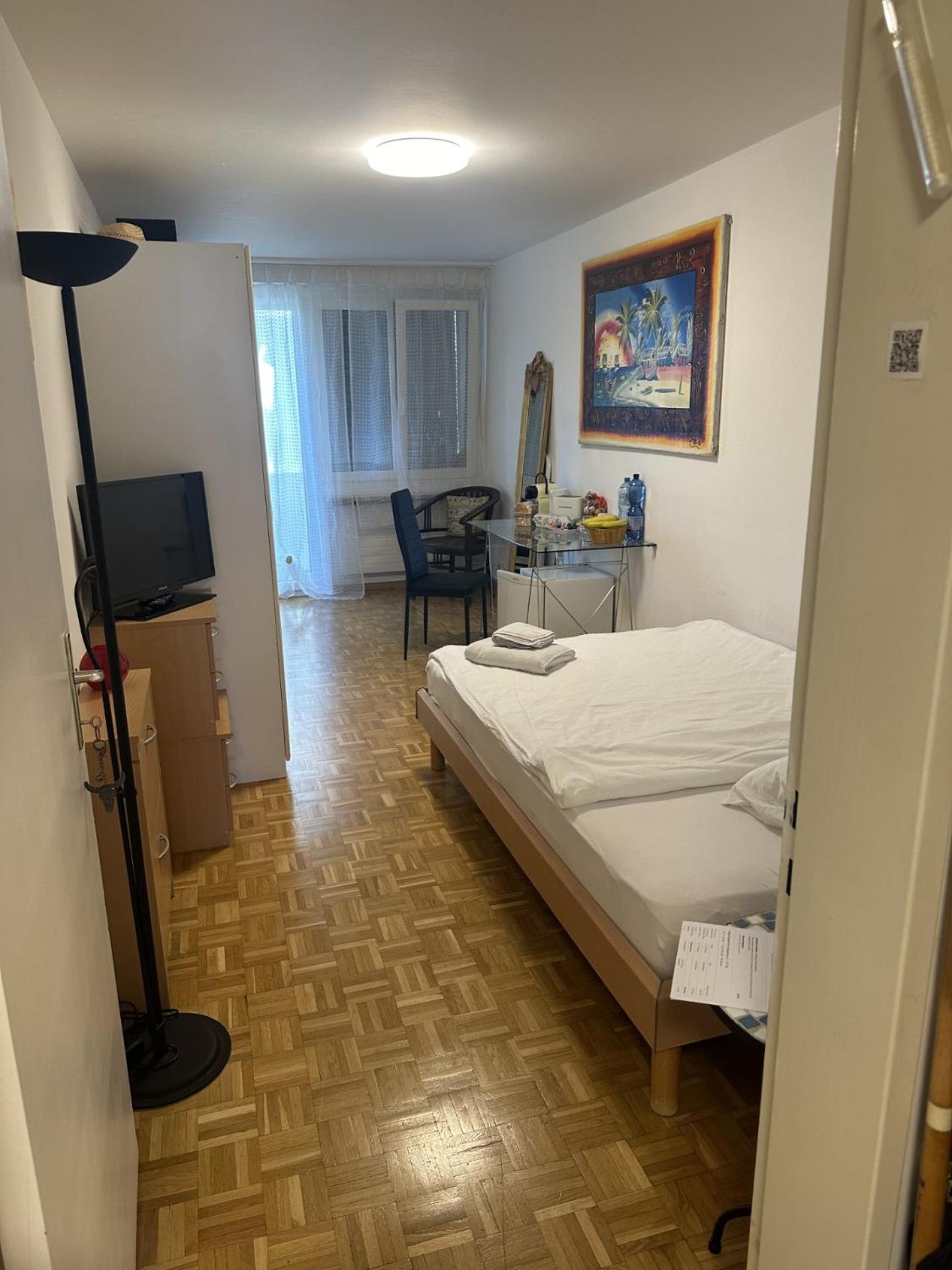Schoenes Zimmer In Der City Bazel Buitenkant foto
