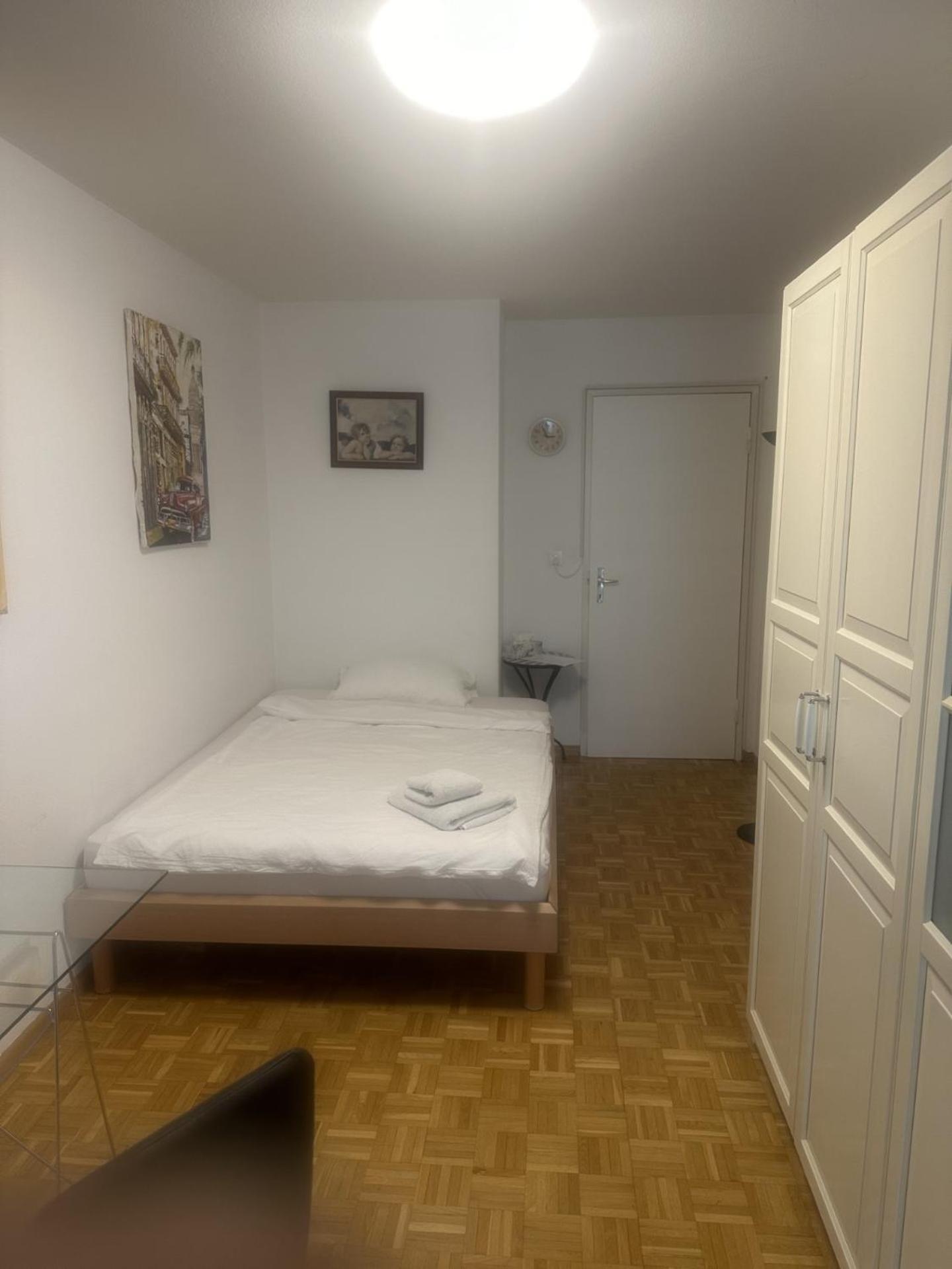 Schoenes Zimmer In Der City Bazel Buitenkant foto