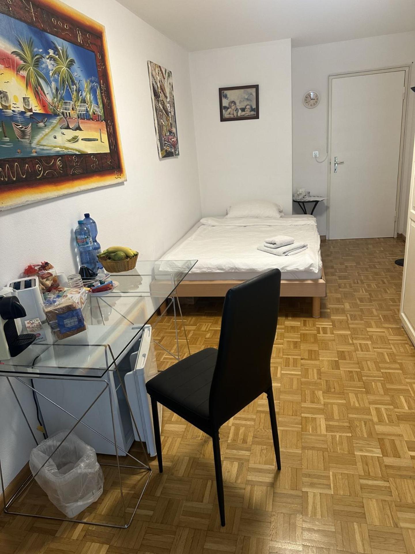 Schoenes Zimmer In Der City Bazel Buitenkant foto